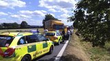Tragická nehoda uzavřela silnici na Plzeňsku: Řidička nepřežila srážku s náklaďákem