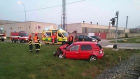 Nepozorný řidič vjel ve Velkých Pavlovicích před vlak. Trať stála po nehodě několik hodin.