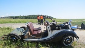 Na Hradecku havaroval veterán Praga Piccolo, škoda je přes milion korun.