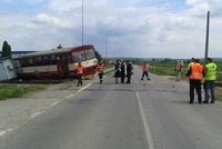 Na Příbramsku se srazilo auto a vlak: Řidič zemřel