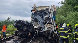 Na Domažlicku se srazily dva vlaky. Zemřeli oba strojvedoucí a jedna cestující