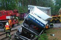 Řidič kamionu vjel u Letohradu na přejezd: Smetl ho vlak