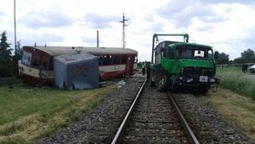 Na Břeclavsku se srazil vlak s náklaďákem