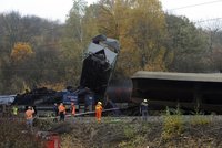 Vagon trčel do nebes, kolem šrot a smrt. Na Teplicku se srazily nákladní vlaky