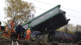 Tragická srážka na Teplicku: Vlak se snažili třikrát zastavit. Strojvedoucí nebral mobil