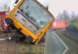 Drsná srážka kamionu s houkajícím vlakem: Řidiči za to hrozí pět let vězení!