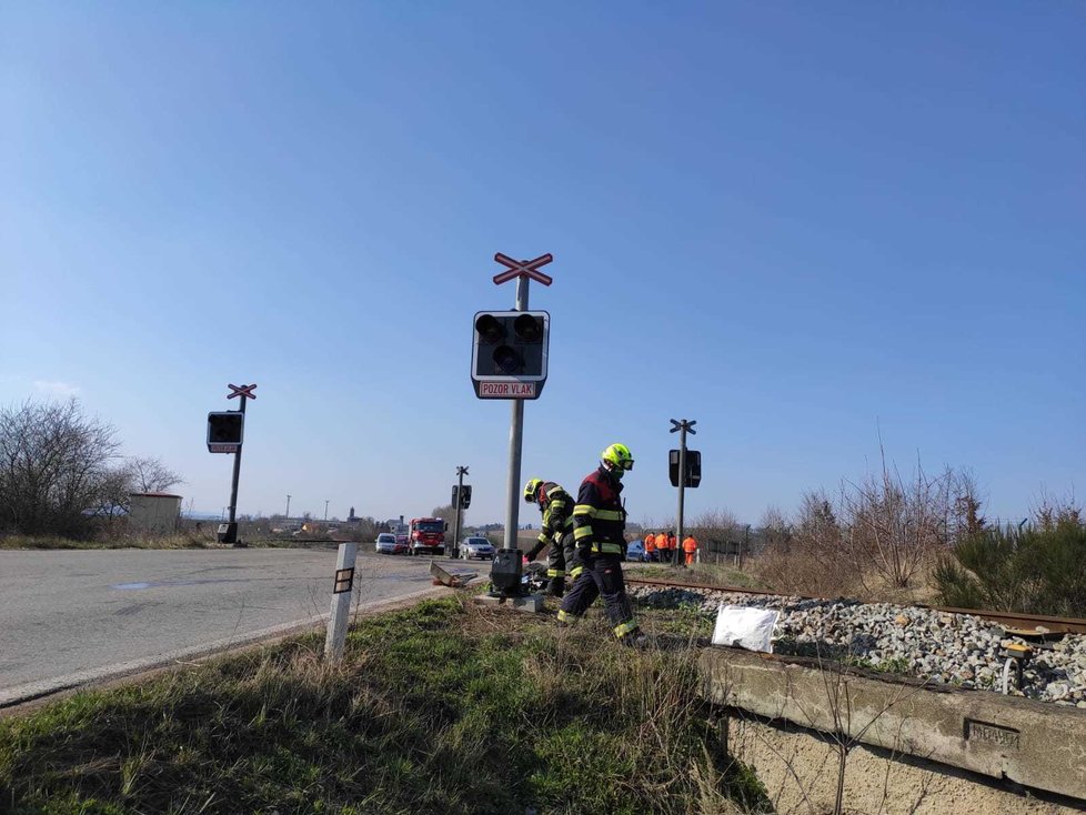 Na Benešovsku došlo k nehodě vlaku a sanitky.