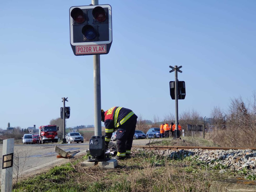Na Benešovsku došlo k nehodě vlaku a sanitky.
