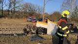 Tragická nehoda u Nedabyle: Řidič osobáku nepřežil střet s vlakem