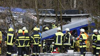 „Strašlivé selhání.“ Železniční neštěstí v Bavorsku nejspíš zavinil výpravčí