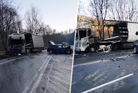 Tragická nehoda u Votic: Řidič (†66) zemřel po srážce s náklaďákem