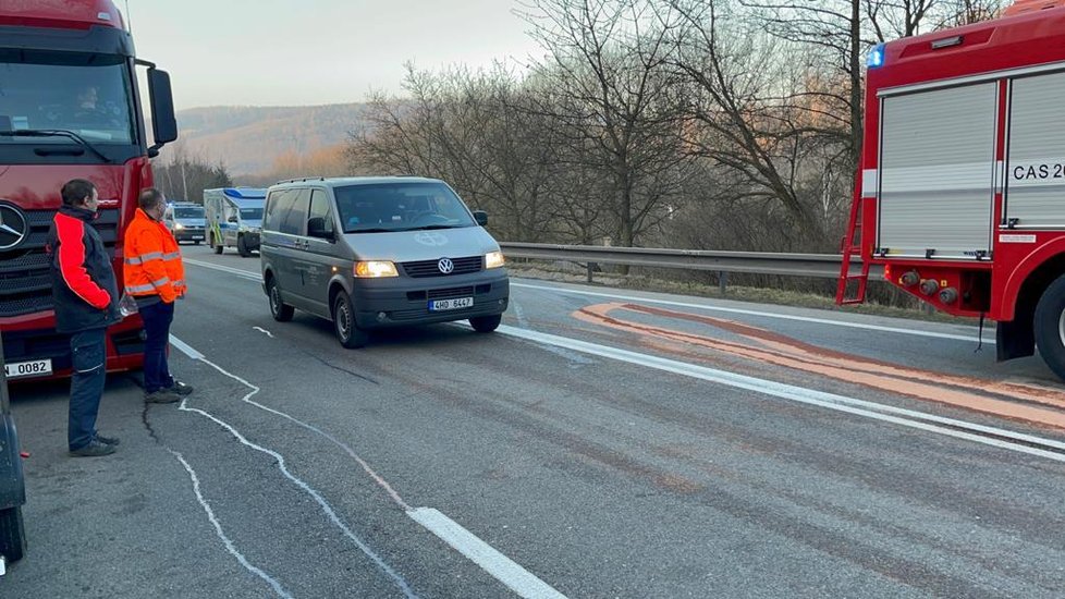 Při tragické nehodě u Votic zahynul člověk.