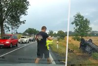 Dozorce Honza zachránil řidičku v bezvědomí: Přímo před ním se srazila s kamionem!