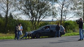 Majitel vozu dal známému klíče, aby vůz přeparkoval.