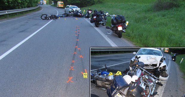 Řidič vjel na Vysočině do protisměru a smetl skupinu osmi motorkářů. Jeden člověk zemřel