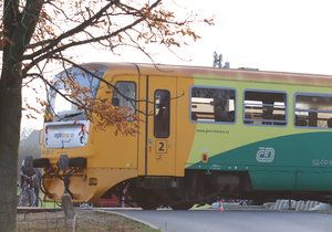 U Litvínova se srazil vlak s dodávkou. (Ilustrační foto)