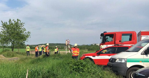 V Nýřanech vlak srazil a usmrtil muže, nehoda uzavřela lokální trať