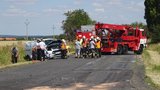 Tragická nehoda u Golčova Jeníkova: Střet dodávky a náklaďáku nepřežili dva lidé