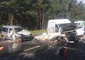 Na Plzeňsku se srazila tři auta.