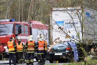 Dva smrťáky na Plzeňsku: Zemřela spolujezdkyně z motorky a řidič, který asi usnul za volantem