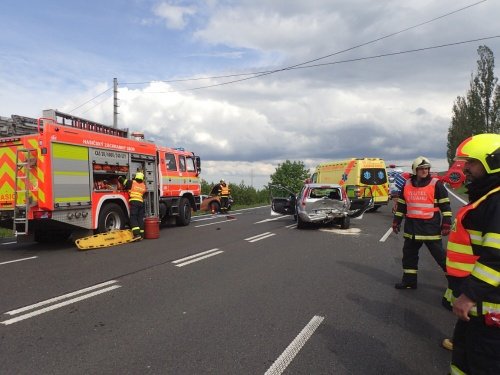 K vážné nehodě čtyř aut došlo u Mokrých Lazců na Opavsku.