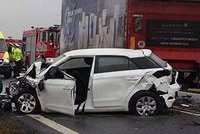 Tragédie na Strakonicku: Dva mrtví po střetu osobáku s náklaďákem