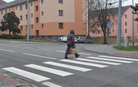 „Paní bydlela hned u přechodu,“ ukazovala svědkyně nehody.