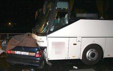 Autobus s důchodci sešrotoval felicii: 4 mrtví Ukrajinci!