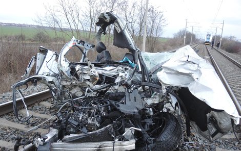 Při této nehodě v lednu na Břeclavsku zemřela řidička po srážce s rychlíkem.