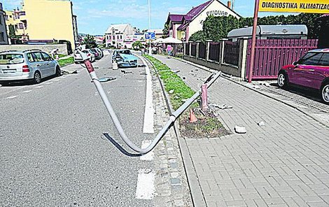 Senior v Lipníku odvážně nasedl do škodovky pod vlivem alkoholu.