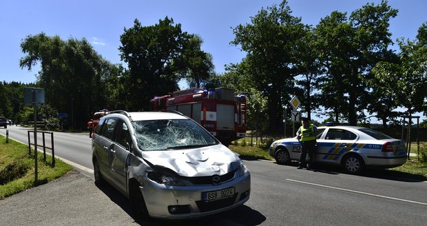 Černý týden na českých silnicích: Při nehodách zemřelo 23 lidí