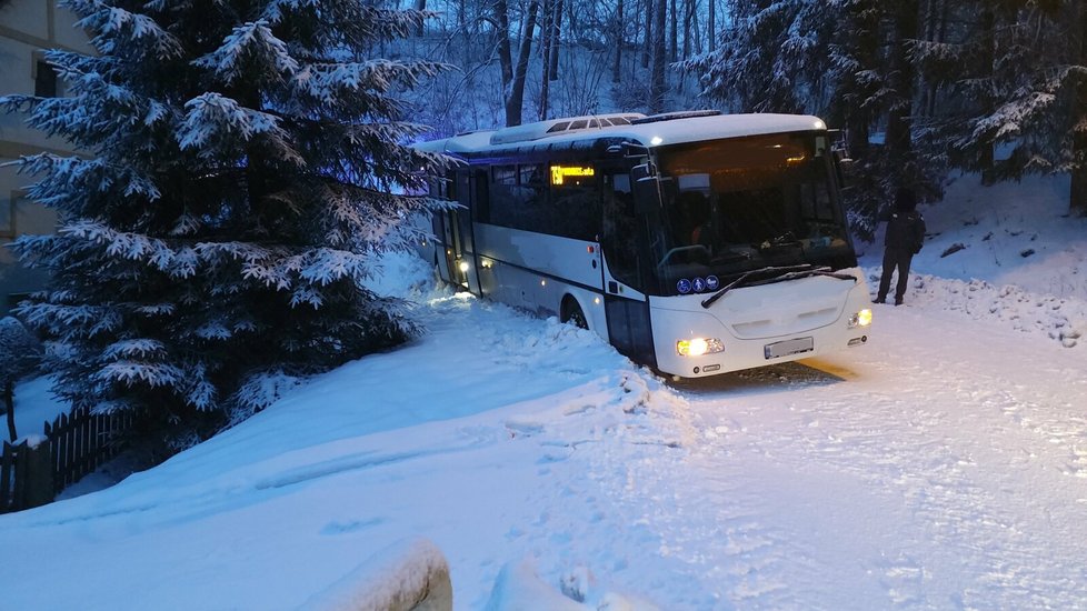 V Pardubickém kraji došlo od rána 3. 2. 2023 k 10 nehodám.