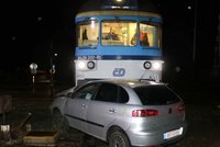 Frmol v Tetčicích: V jedné ulici bourali dva řidiči, oba "nadraní" jako Dáni