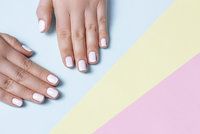 Jak odstranit gelové nehty doma? Takhle to zvládnete i sama