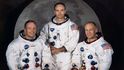20. července 1969 ve 20:17 UTC přistála posádka pod vedením Neila Armstronga na Měsíc. O šest hodin později Armstrong a pilot Buzz Aldrin vkročili na jeho povrch. 20. července 1969 ve 20:17 UTC přistála posádka pod vedením Neila Armstronga na Měsíc. O šest hodin později Armstrong a pilot Buzz Aldrin vkročili na jeho povrch.