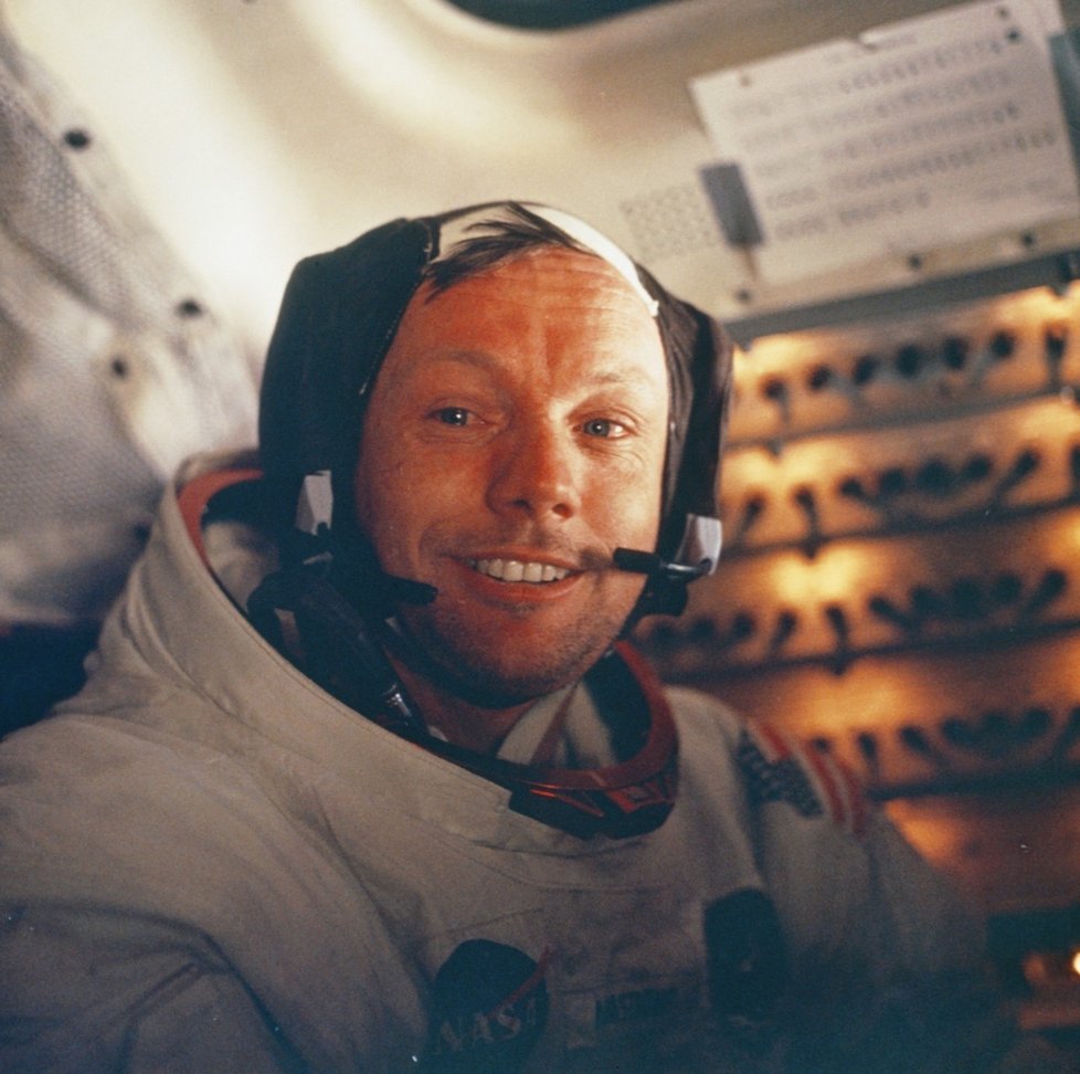 Armstrong na palubě Apolla 11