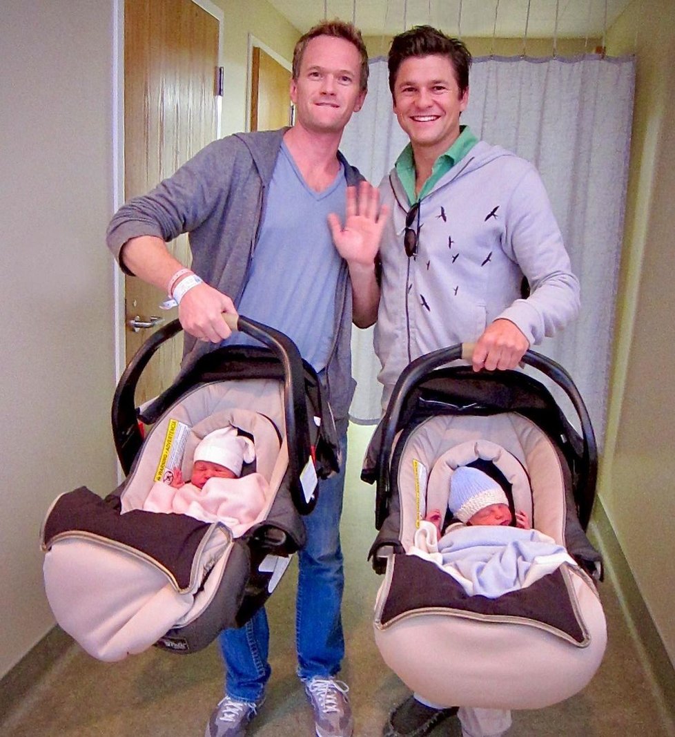 Neil Patrick Harris, jeho manžel David Burtka a jejich dvojčata