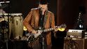 Americký hudebník Neil Young dal Spotify na vybranou: Buď bude na streamovací platformě jeho tvorba, anebo podcast Joe Rogana.