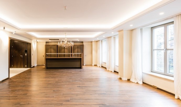 Luxusní byt 5+kk (235 m²) v ulici Divadelní v centru Prahy stojí 79 milionů Kč.