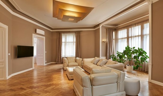 Tento luxusní byt (4+1, 220 m²) v ulici V Kolkovně stojí 65 milionů Kč.