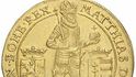 Nejdražší vydraženou českou mincí je tento svatováclavský desetidukát.