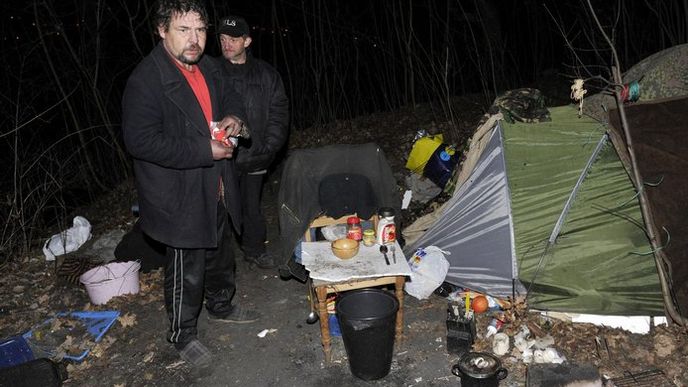 Podle evropských kritérií patří v Česku mezi chudé jen bezdomovci
