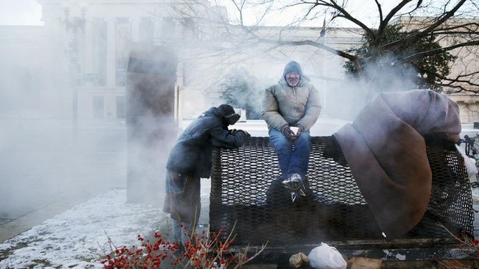 Nejohroženější mrazy jsou bezdomovci. Americké úřady se jim snaží pomáhat