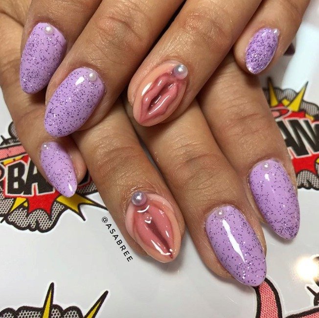 Nail art inspirovaný vaginou. Vskutku originální!