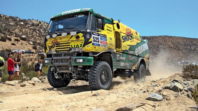 Nejslavnější automobilový závod Rallye Paříž–Dakar se v rozporu se svým jménem dnes jezdí v Jižní Americe a bodují v něm i české náklaďáky Liaz