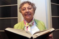 To je nejstarší studentka v Česku: Do školy chodí i v 93 letech!