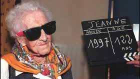 Jeanne Calmentová, dosud nejstarší uznávaná žena historie, možná lhala o svém věku. Pravdu zjistí exhumace jejího těla.