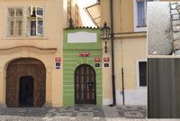 Nejužší dům, chodník i okno. Podívejte se na netradiční místa Prahy