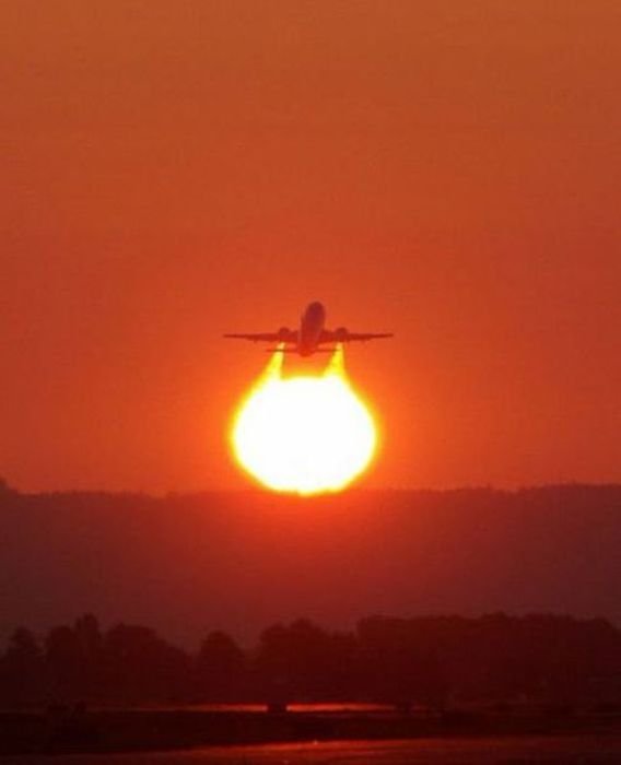 Slunce pochází z motorů letadla, to ví přece každé malé dítě.
