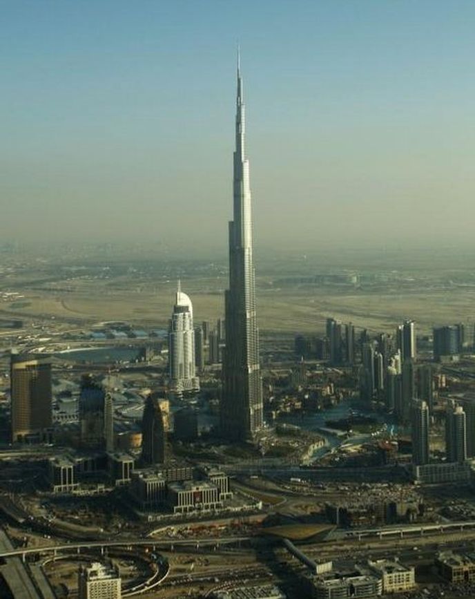 Nejvyšší mrakodrap světa - Burdž Dubaj - měří 828 metrů